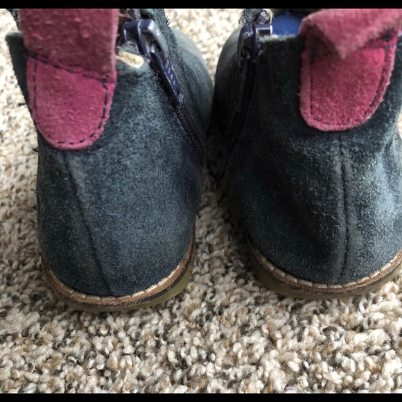 Mini Boden Navy Suede Chelsea Boots 28 (11) - Picture 3 of 7